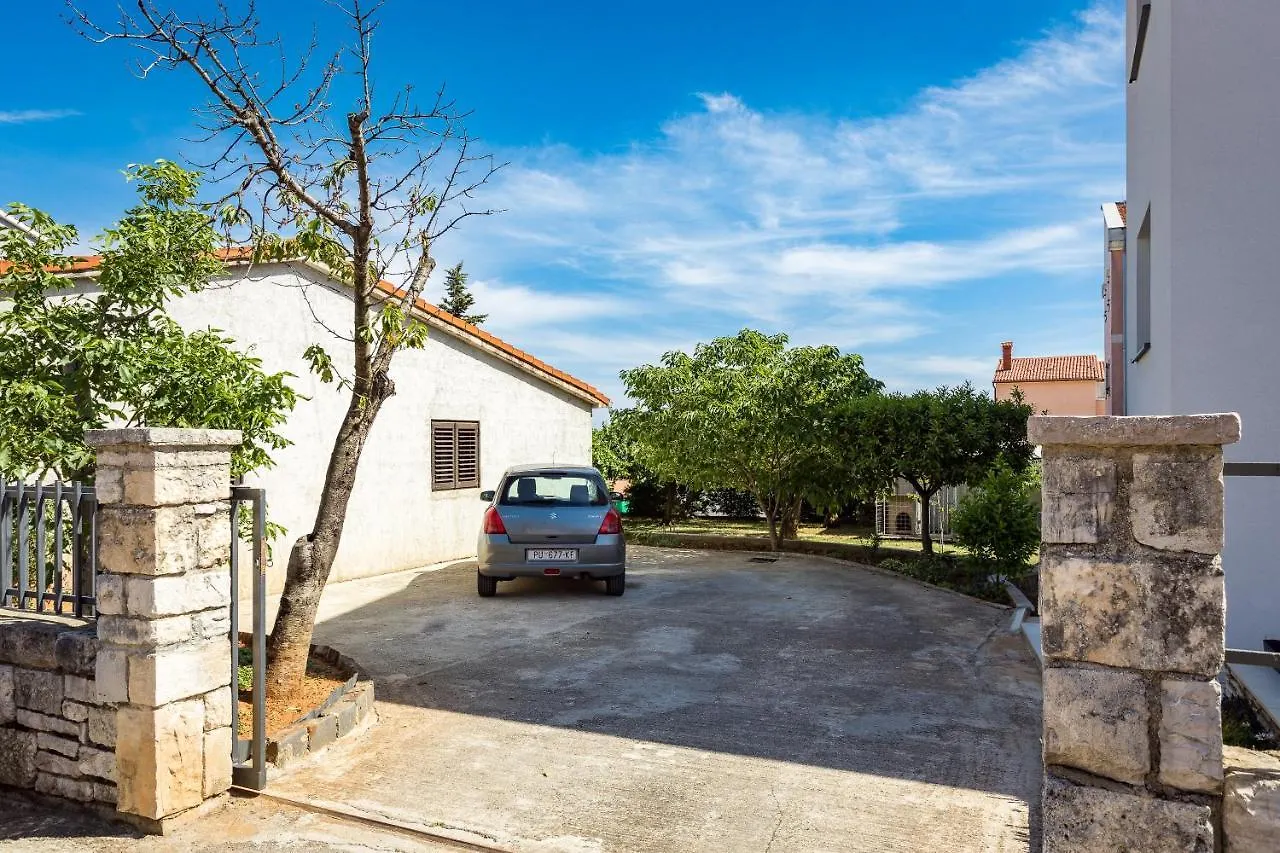 Mia Apartment , Free Parking Πούλα