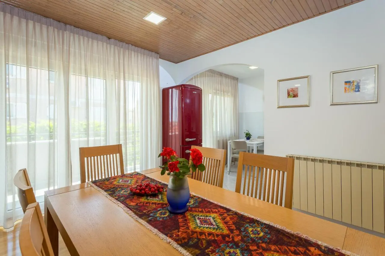 Mia Apartment , Free Parking Πούλα 0*,  Κροατία